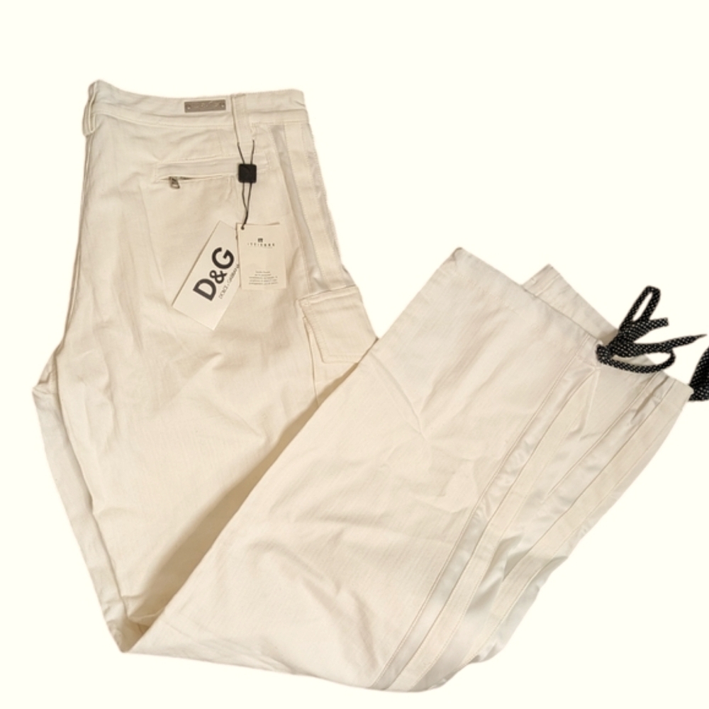 D&G (Dolce & Gabbana) Off white multi-pocket cargo pants. ...EU54/US 38